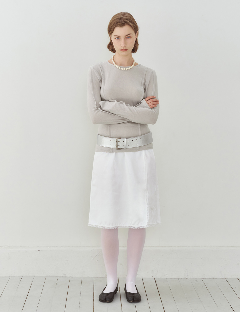 Lace Trim Slit Satin Skirt_White